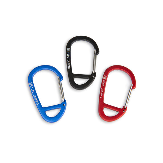 Topo Designs Carabiner 3-Pack in "Black / Red / Blue" key chain clips in size "49mm".